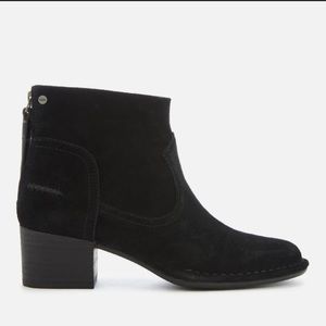 UGG Bandara ankle boots